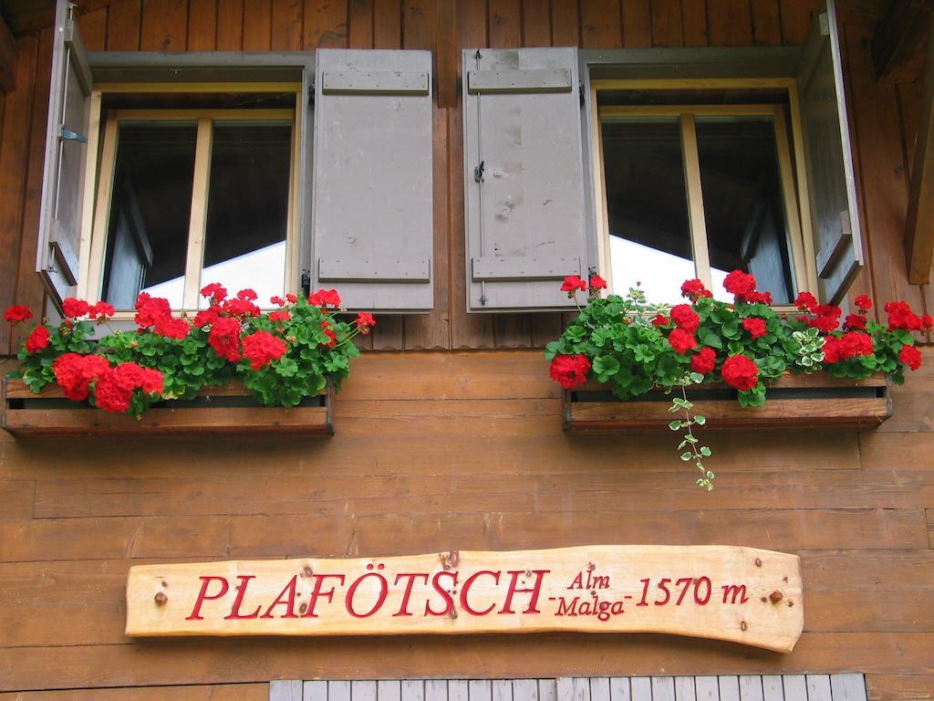 Berghuette Plafoetschalm Apartment Tires Bagian luar foto